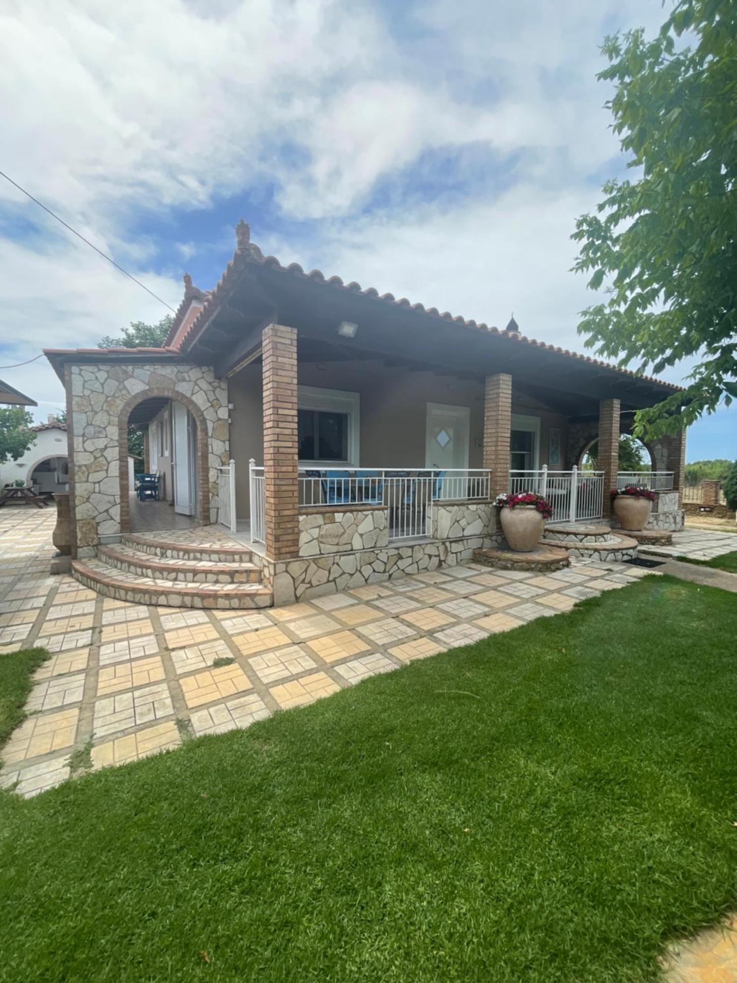 Mama'S Sunshine Garden Villa Ájosz Ilíasz Kültér fotó